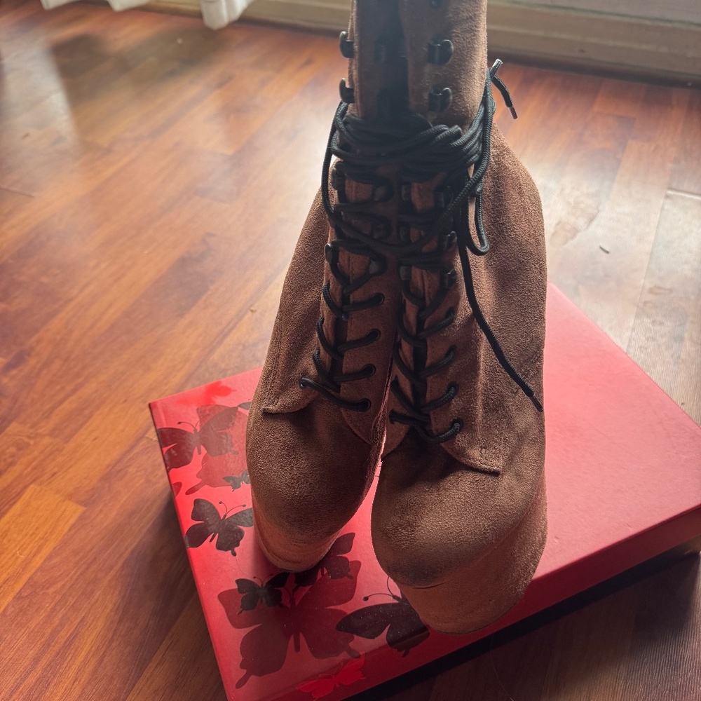 Brown pleaser boots size 9